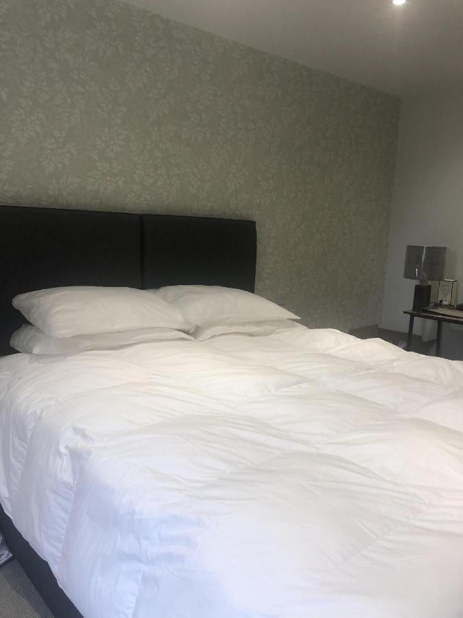 Tuppenhurst Barn Bed & Breakfast 2*